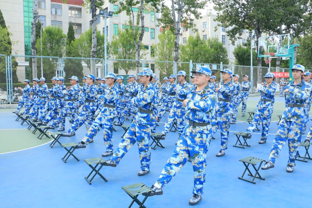 2026级新生拉练军训活...