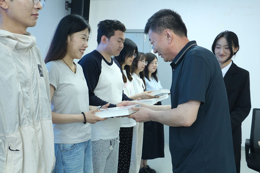 毕业生座谈会