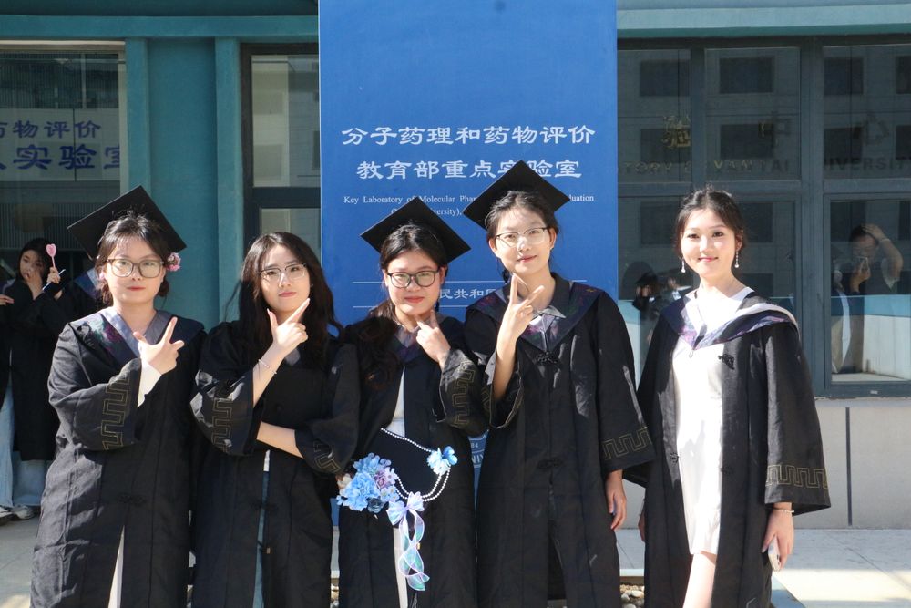 毕业生合照